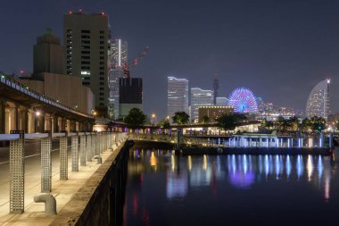 Yokohama 'daki Minato-Mirai' nin gece görüşü