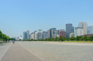 İmparatorluk Sarayı meydanından Tokyo 'nun ufuk çizgisi