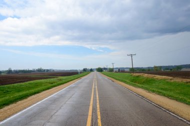 Iowa, ABD 'de sonsuz bir düz yol.