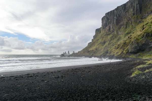 Чорний Піщаний Пляж Рейнісфьяри Ісландії — стокове фото