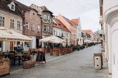 Eski şehrin sokaklarının mimarisi.