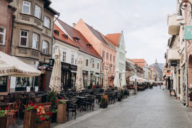 Eski şehrin sokaklarının mimarisi.