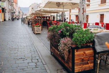 Eski şehrin sokaklarının mimarisi.