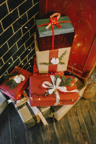 圣诞室内装饰 经典的红色和绿色 老式的圣诞风格 — 图库照片