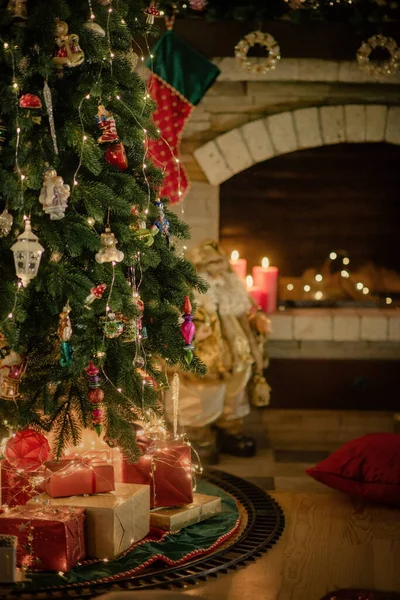 Рождественский Интерьер Классических Цветах Красный Зеленый Винтажный Стиль Рождества — стоковое фото
