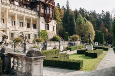 Tarihi turizm alanı, ortaçağ sarayı, eski şato