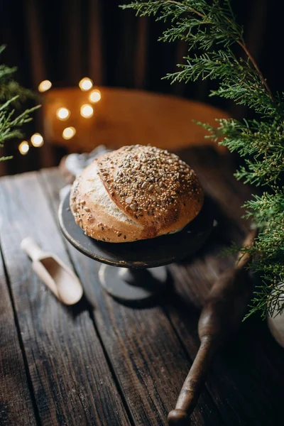 Hausgemachtes Sauerteigbrot Mit Samen Hausgemachte Kuchen Ofen Gebackenes Brot — Stockfoto