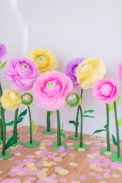 Декоративные Цветы Бумаги Пастельных Цветов Свадебный Декор — стоковое фото