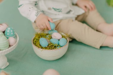 easter decor in pastel colors, easter interior decoration