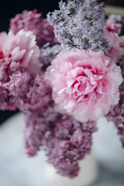 Lila Färska Blommor Lila Bukett Blommor Elegant — Stockfoto