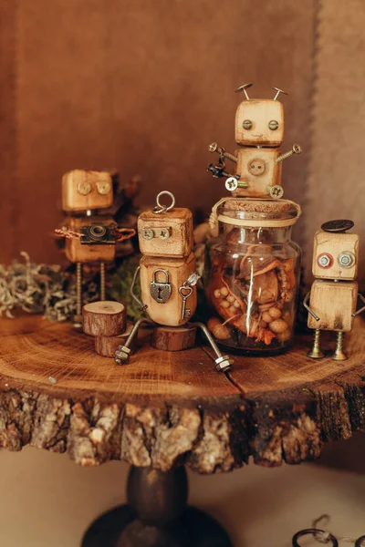 Leuke Familie Van Robots Gemaakt Met Hand Van Schroot Materialen — Stockfoto
