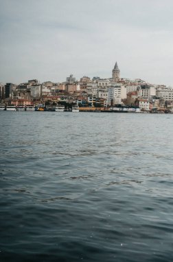 Sahne Boğazı, Deniz Trafiği ve Kıyı Görüntüleri