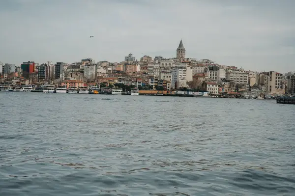 Sahne Boğazı, Deniz Trafiği ve Kıyı Görüntüleri