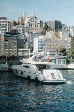Sahne Boğazı, Deniz Trafiği ve Kıyı Görüntüleri