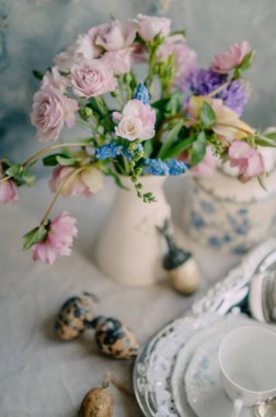 Çiçek Zarafetiyle Romantik Paskalya Vintage Çay Saati