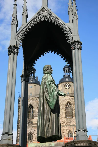 Статуя Филиппа Меланхтона Сотрудничает Мартином Лютером Рынке Виттенберге Германия — стоковое фото