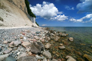 Alman adası Ruegen 'in sahil ve tebeşir kayalıkları