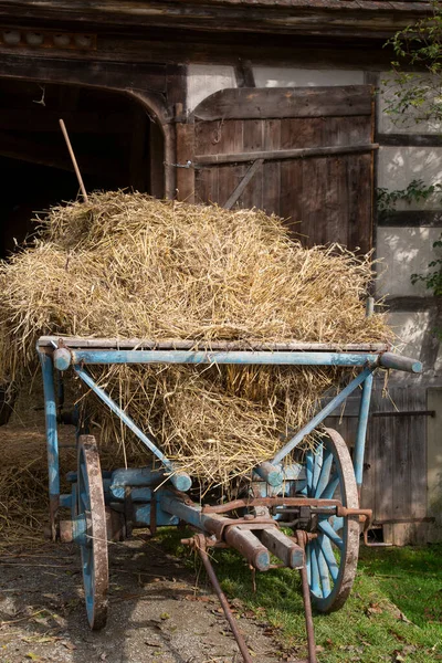 Vieux Chariot Foin Bois Devant Une Grange — Photo