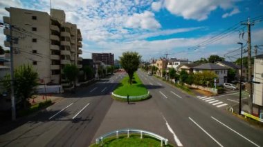 Tokyo 'daki şehir sokağındaki trafik sıkışıklığının zaman çizelgesi. Yüksek kalite 4K görüntü. Tokyo Japonya 09.27.2022 Tokyo 'da bir şehir caddesi..