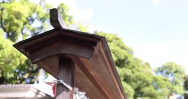 Tokyo 'daki Tomioka Tapınağı' nda geleneksel bir manzara. Koto bölgesi Tomioka Tokyo Japonya 10.05.2022 Tomioka Tapınağı Tokyo 'da bilinen bir tapınaktır..