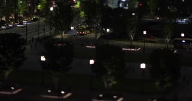 Marunouchi Tokyo 'da gece minyatür bir şehir manzarası. Yüksek kalite 4K görüntü. Chiyoda bölgesi Marunouchi Tokyo 09.13.2022 Tokyo 'nun merkezidir.. 