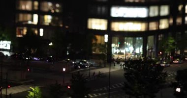 Marunouchi Tokyo 'da gece minyatür bir şehir manzarası. Yüksek kalite 4K görüntü. Chiyoda bölgesi Marunouchi Tokyo 09.13.2022 Tokyo 'nun merkezidir.. 