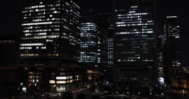 Marunouchi Tokyo 'da bir gece manzarası. Yüksek kalite 4K görüntü. Chiyoda bölgesi Marunouchi Tokyo 09.13.2022 Tokyo 'nun merkezidir.. 