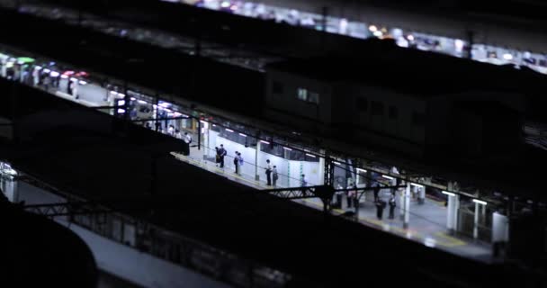 Uma Paisagem Urbana Miniatura Noturna Frente Estação Tóquio Tiltshift Imagens — Vídeo de Stock