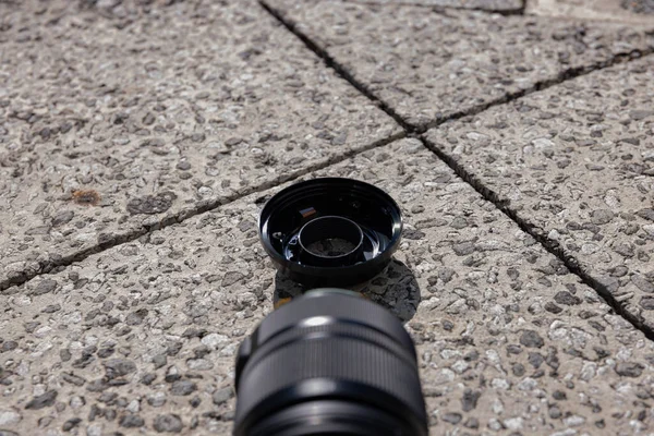 Een Gebroken Lens Straat Zonnige Dag Handheld Hoge Kwaliteit Foto — Stockfoto