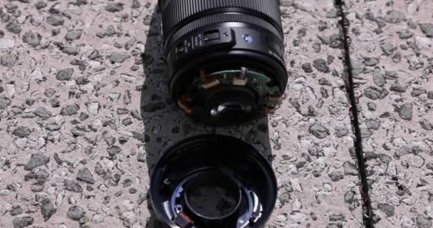 Een Gebroken Lens Straat Zonnige Dag Handheld Hoge Kwaliteit Beeldmateriaal — Stockvideo