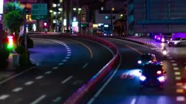Tokyo 'daki şehir caddesindeki trafik sıkışıklığının gece zamanı. Yüksek kalite 4K görüntü. Setagaya bölgesi Tokyo 05.08.2023 Tokyo 'nun merkezidir.. 