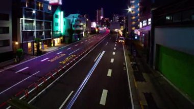 Tokyo 'daki şehir caddesindeki trafik sıkışıklığının gece zamanı. Yüksek kalite 4K görüntü. Setagaya bölgesi Tokyo 05.08.2023 Tokyo 'nun merkezidir.. 