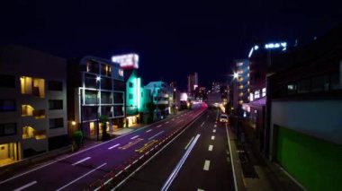 Tokyo 'daki şehir caddesindeki trafik sıkışıklığının gece zamanı. Yüksek kalite 4K görüntü. Setagaya bölgesi Tokyo 05.08.2023 Tokyo 'nun merkezidir.. 
