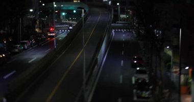 Şehir caddesindeki trafik sıkışıklığının gece manzarası. Yüksek kalite 4K görüntü. Meguro bölgesi Tokyo 03.06.2023 Tokyo 'nun merkezidir.. 