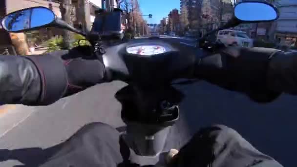 Ein Zeitraffer Beim Fahrradfahren Mit Dem Smartphone Der Innenstadt Von — Stockvideo