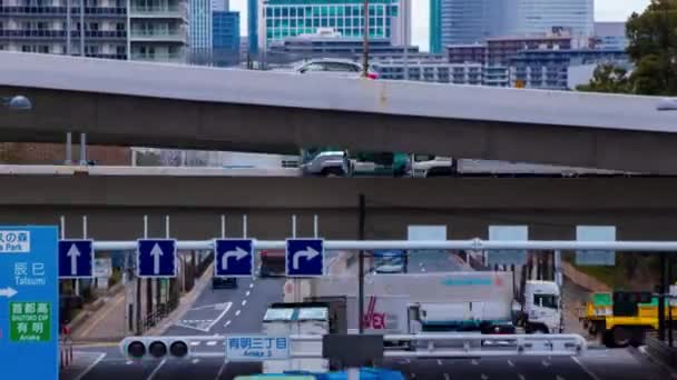 東京の街の道路標識との交通渋滞のタイムラプス 高品質4K映像 江東区有明東京都02 2023通りにはトラックがたくさんあります — ストック動画