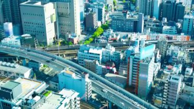 Osaka 'daki tren yolunun yakınındaki panorama şehrinin alacakaranlık zamanı. Yüksek kalite 4K görüntü. Asahi Bölgesi Osaka Japonya 04.10.2023 Burası Osaka 'daki Takarazuka Demiryolu yakınında.. 