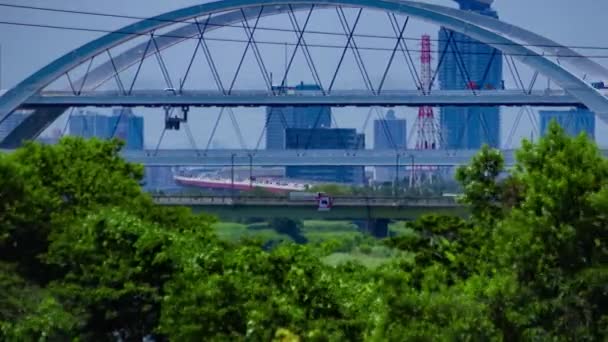 东京市区街道和高速公路上的交通堵塞已经过去了一段时间 高质量的4K镜头 日本东京高句区八八区06 2023这里靠近东京的阿拉川河 — 图库视频影像