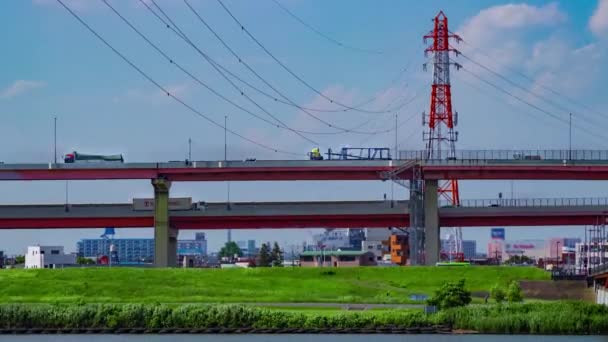 东京市区街道和高速公路上的交通堵塞已经过去了一段时间 高质量的4K镜头 日本东京高句区八八区06 2023这里靠近东京的阿拉川河 — 图库视频影像