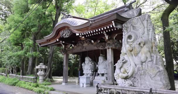 Ιαπωνικά Αγάλματα Φρουρών Στον Παραδοσιακό Δρόμο Στο Τόκιο Υψηλής Ποιότητας — Αρχείο Βίντεο