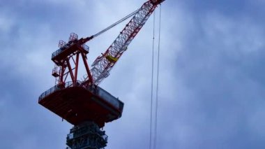 Tokyo 'da yapım aşamasındaki vincin zaman çizelgesi. Yüksek kalite 4K görüntü. Koto bölgesi Ariake Tokyo 02.15.2023 Tokyo 'da bir elektrik çeyreği. Tokyo 'nun merkezindedir.. 