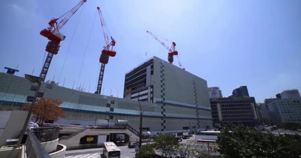 Γερανοί Στην Κορυφή Του Κτιρίου Στην Επιχειρηματική Πόλη Του Τόκιο — Αρχείο Βίντεο