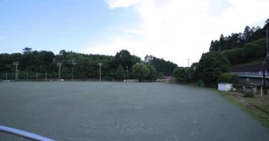 Gunma 'nın kırsal kesiminde kapalı bir ilkokul alanı. Yüksek kalite 4K görüntü. Agatsuma ilçesi Nakanojo Gunma Japonya 07.18.2023 Gunma ilinde kapalı bir okuldur.