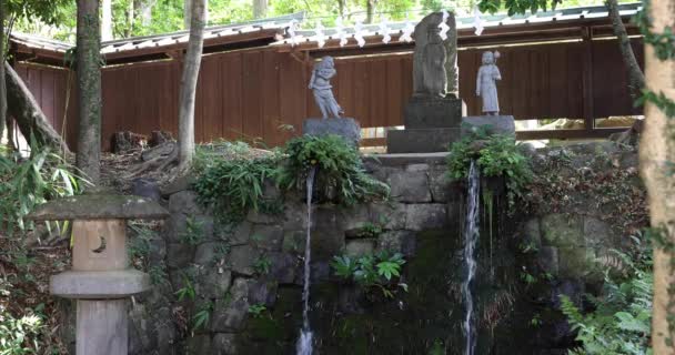 Uma Estátua Religiosa Cachoeira Rua Tradicional Verão Imagens Alta Qualidade — Vídeo de Stock