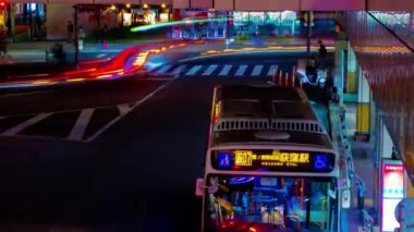 Tokyo şehir merkezindeki otobüs rotasyonunda trafik sıkışıklığı zamanı. Yüksek kalite 4K görüntü. Nerima bölgesi Tokyo 11.03.2022 Tokyo 'da şehir merkezidir.. 