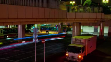 Tokyo şehir merkezindeki otobüs rotasyonunda trafik sıkışıklığı zamanı. Yüksek kalite 4K görüntü. Nerima bölgesi Tokyo 11.03.2022 Tokyo 'da şehir merkezidir.. 