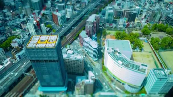 Timelapse Kran Toppen Byggnaden Nära Stadens Motorväg Osaka Högkvalitativ Film — Stockvideo