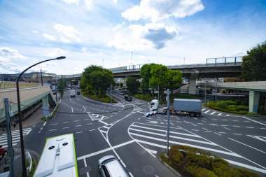 Takashimadaira Tokyo 'da şehir merkezinde bir trafik sıkışıklığı. Yüksek kalite fotoğraf. Itabashi bölgesi Tokyo 08.30.2023 Tokyo 'nun merkezidir.. 