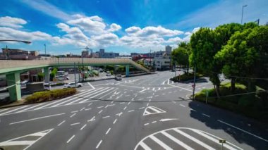 Takashimadaira Tokyo 'daki şehir merkezinde trafik sıkışıklığı zamanı. Yüksek kalite 4K görüntü. Itabashi bölgesi Tokyo 08.30.2023 Tokyo 'nun merkezidir.. 