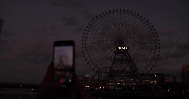 อเฟอร สหม วยสมาร ทโฟนในโยโกฮาม ภาพ ณภาพส เขตโยโกฮาม Naka Kanagawa 2023 — วีดีโอสต็อก